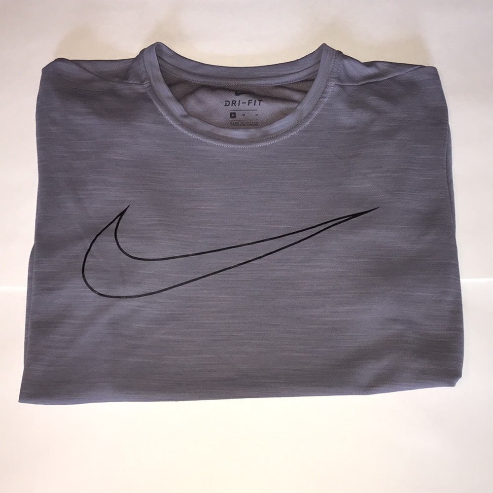 Men’s M Nike Tee